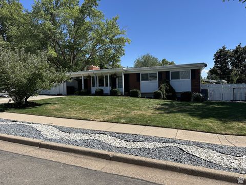 Tiny photo for 890 E BROOKSHIRE DR, Kaysville, UT 84037 (MLS # 2115286)