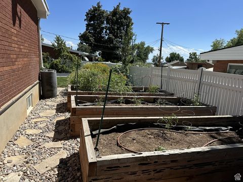 Tiny photo for 890 E BROOKSHIRE DR, Kaysville, UT 84037 (MLS # 2115286)