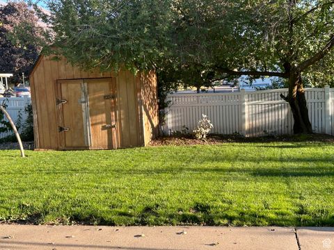 Tiny photo for 890 E BROOKSHIRE DR, Kaysville, UT 84037 (MLS # 2115286)