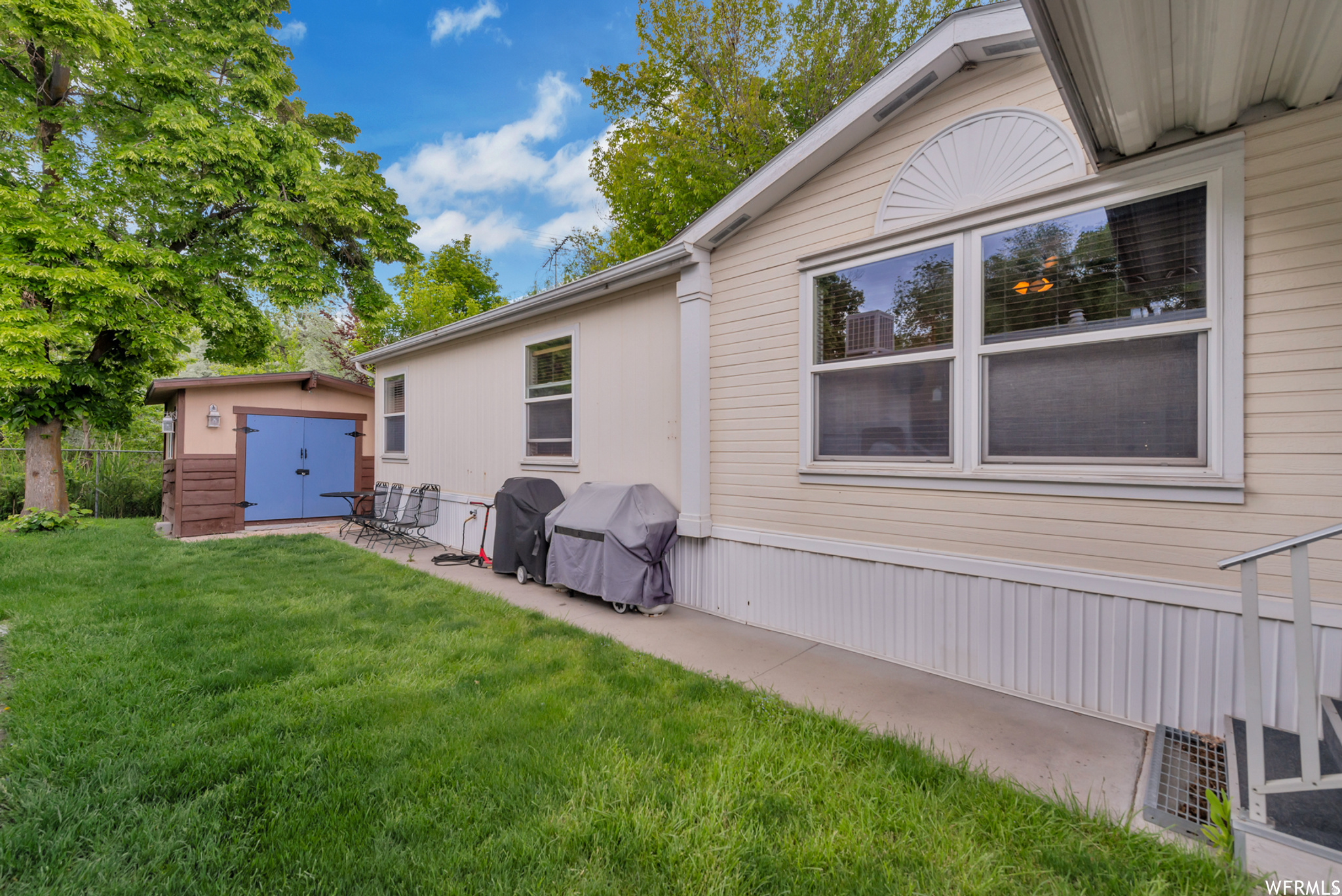 COUNTRY CLUB ESTATES - Residential