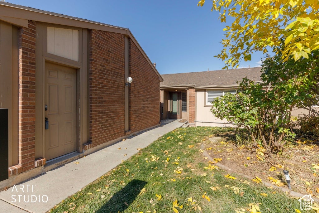 Photo of 2553 E 1980 N, Layton, UT 84040 (MLS # 2193573)