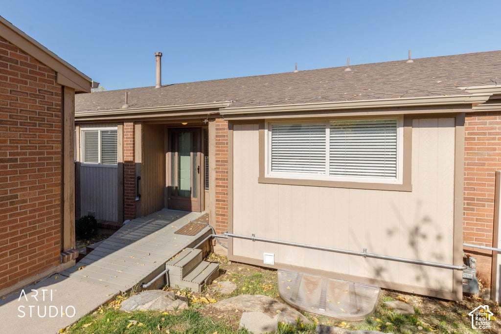 Photo of 2553 E 1980 N, Layton, UT 84040 (MLS # 2193573)