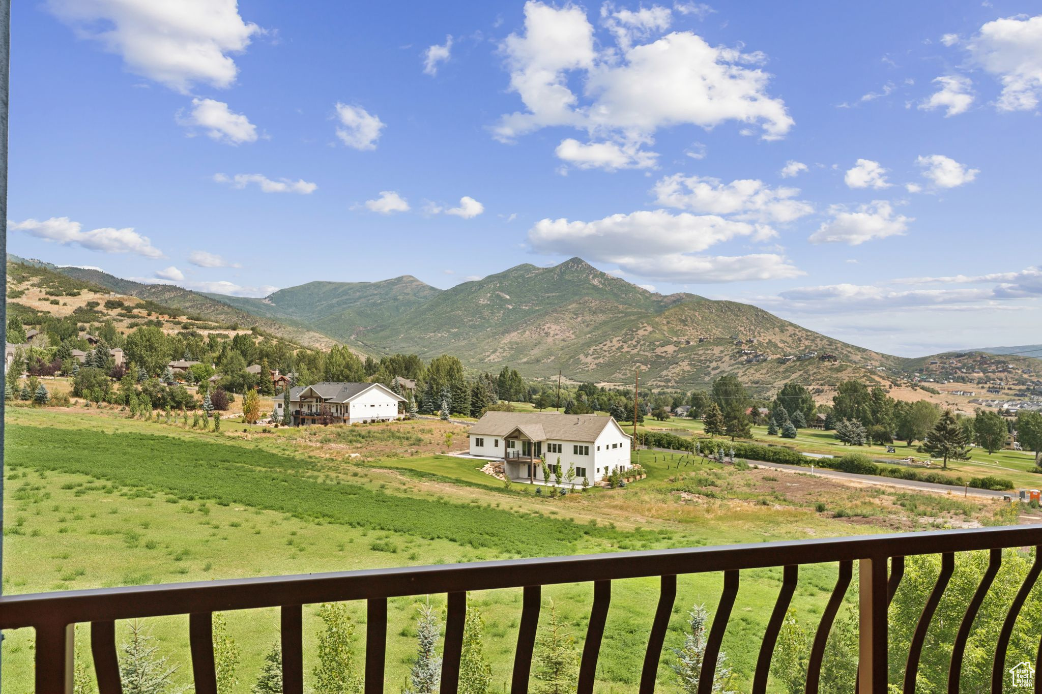 SWISS OAKS - Residential