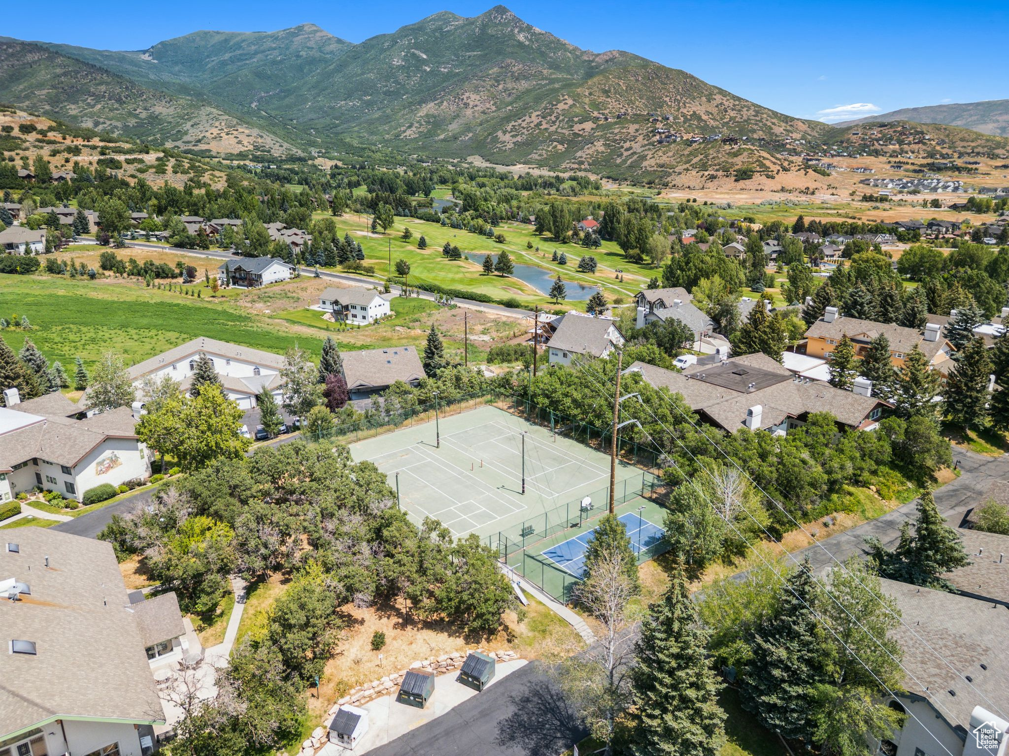 SWISS OAKS - Residential