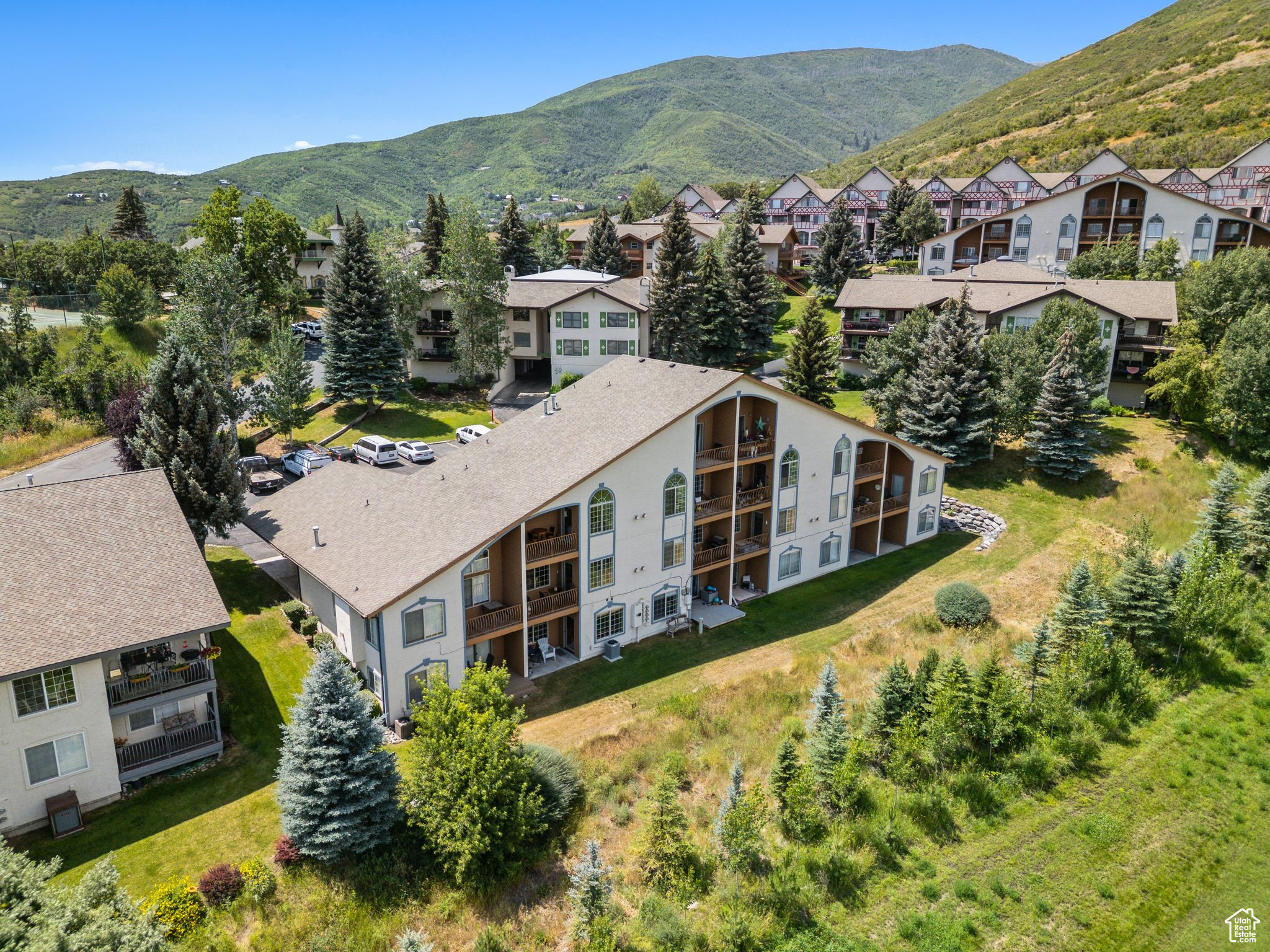 SWISS OAKS - Residential