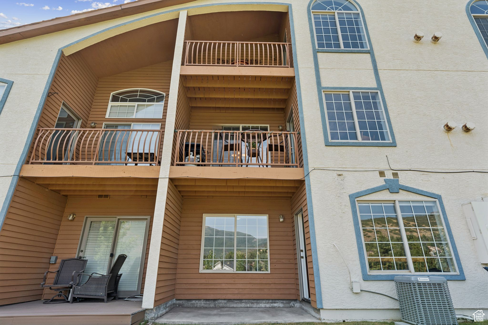 SWISS OAKS - Residential