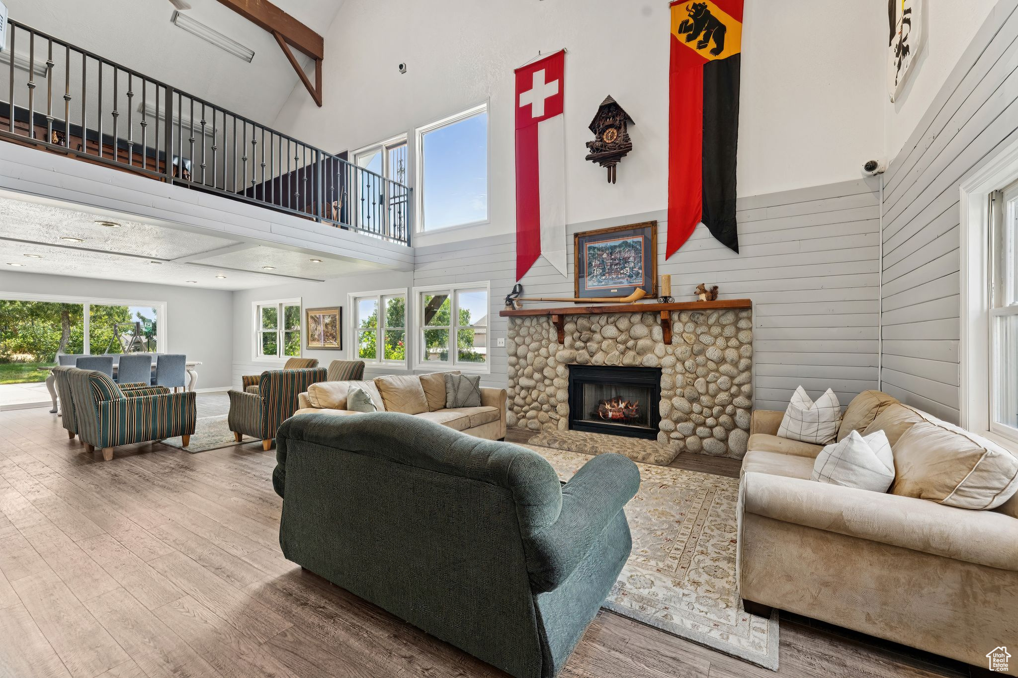 SWISS OAKS - Residential