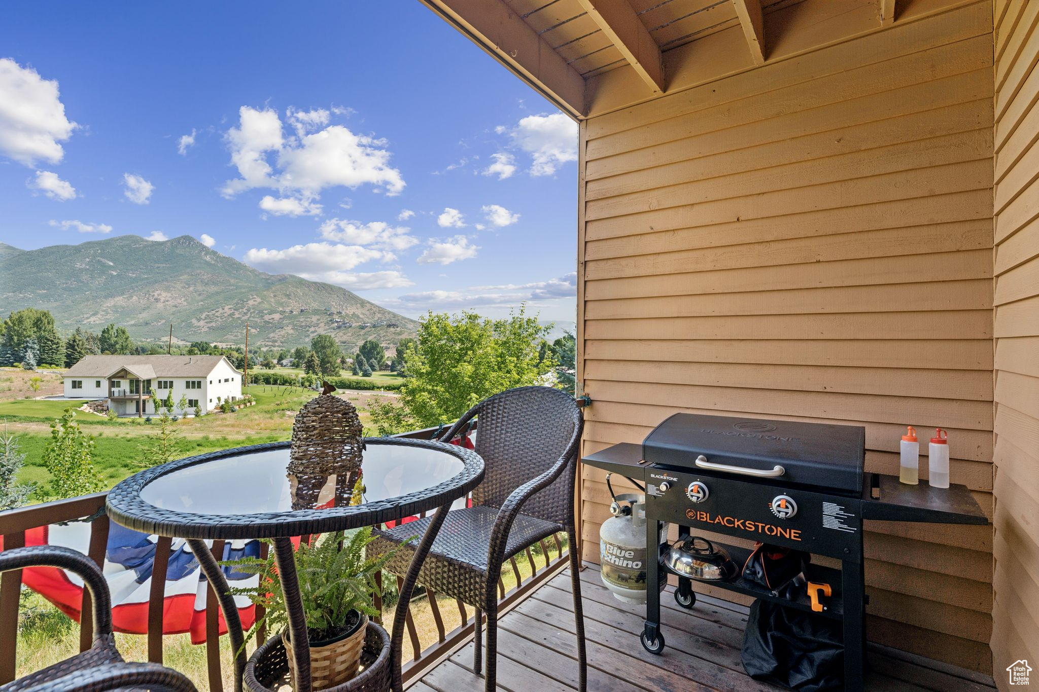 SWISS OAKS - Residential