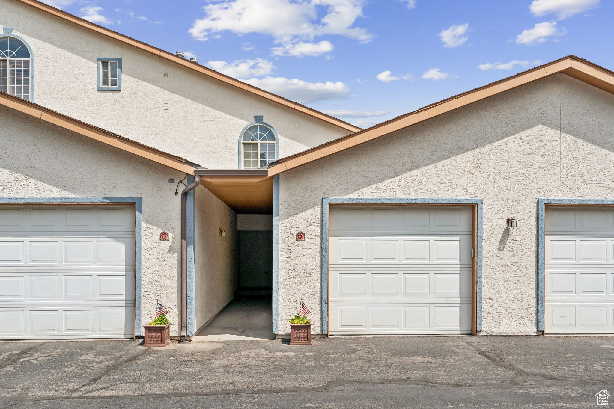 SWISS OAKS - Residential