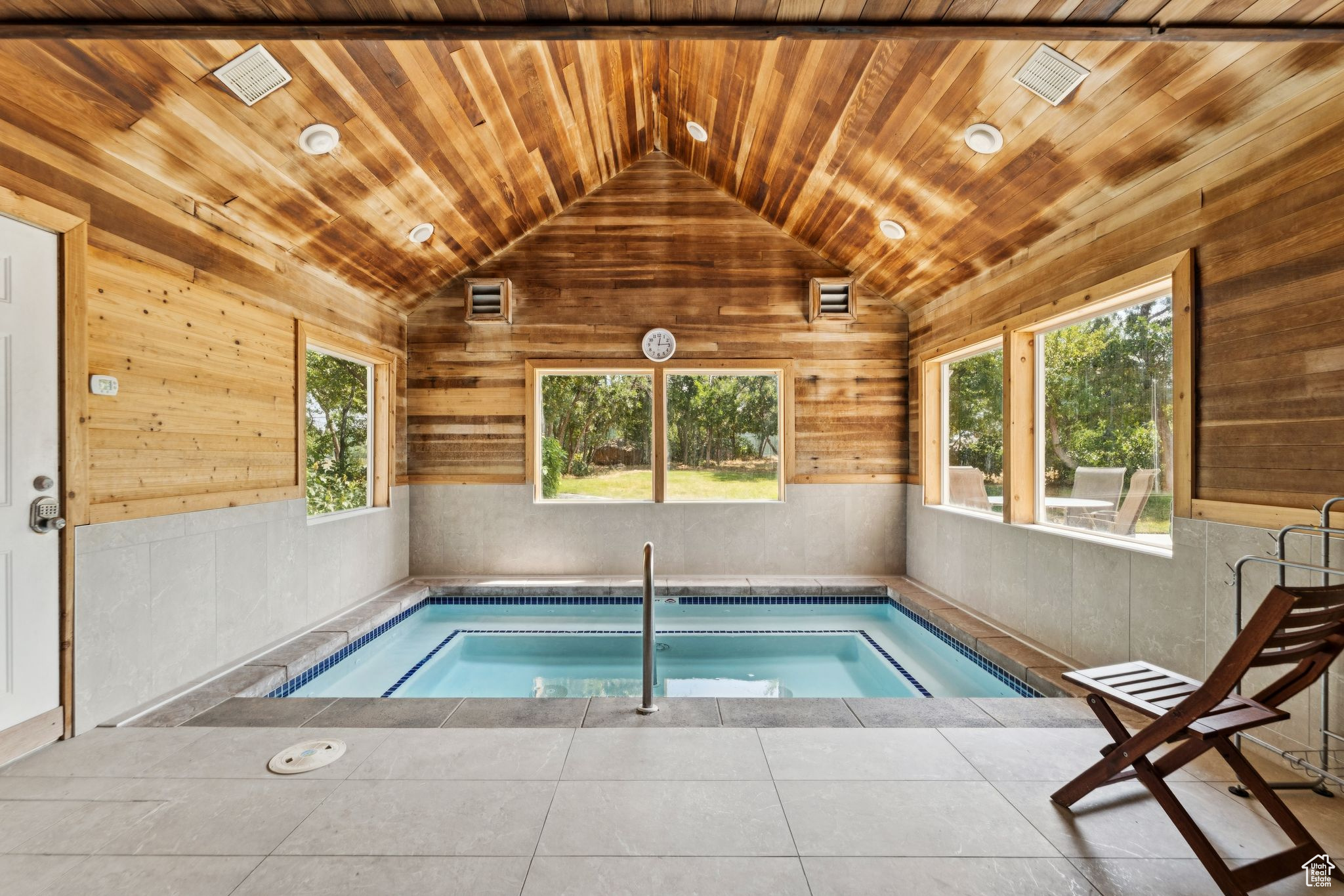 SWISS OAKS - Residential