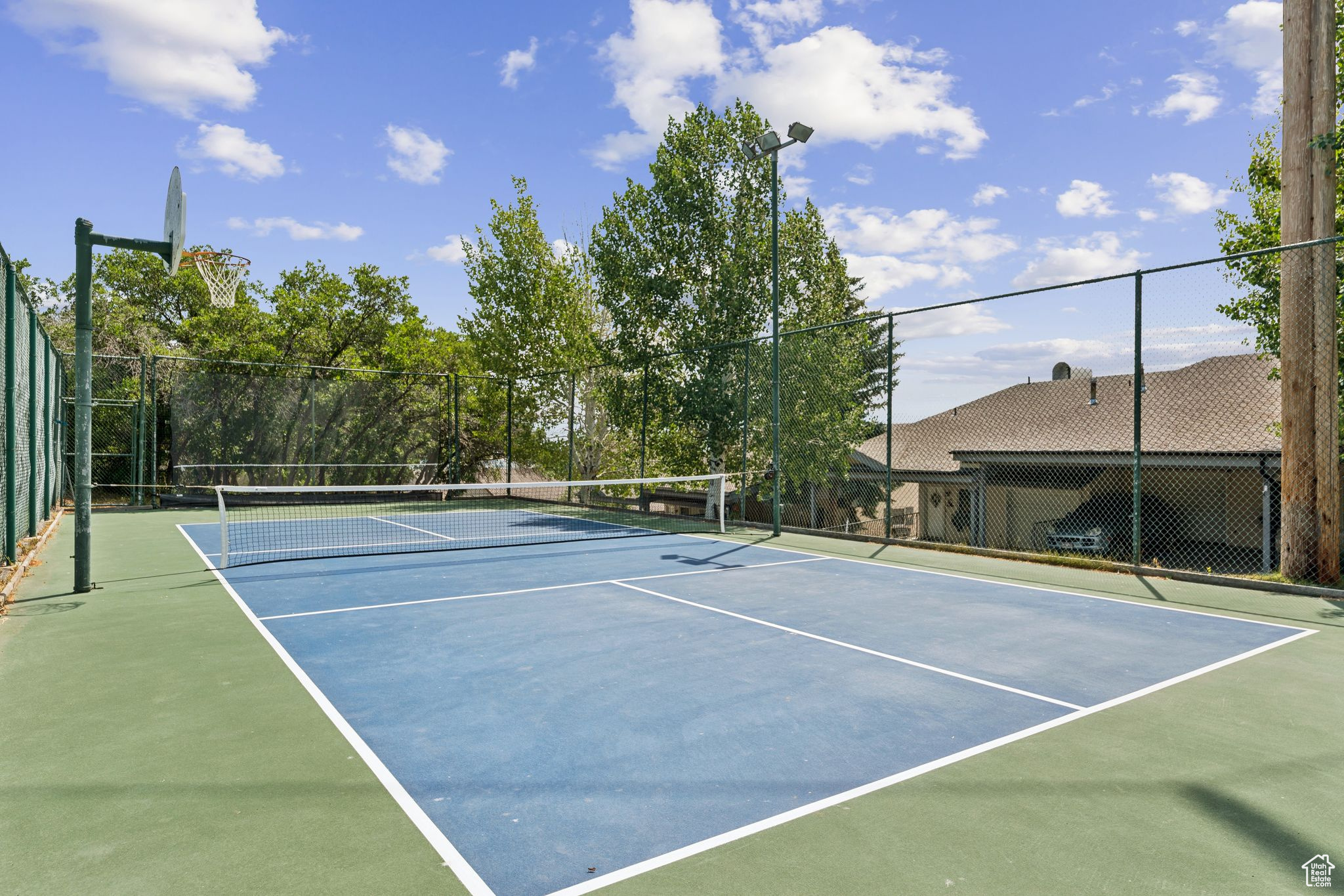 SWISS OAKS - Residential