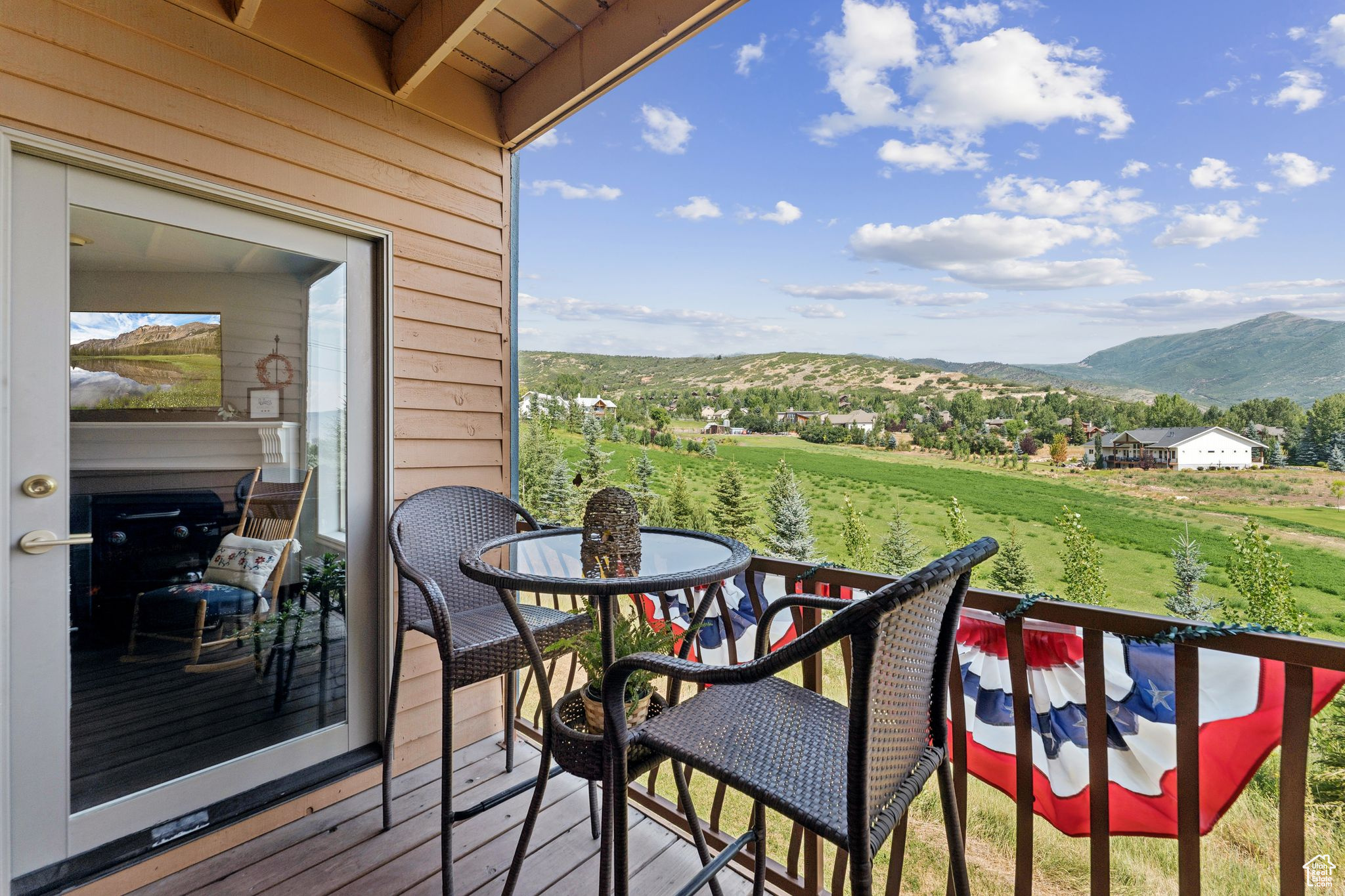 SWISS OAKS - Residential