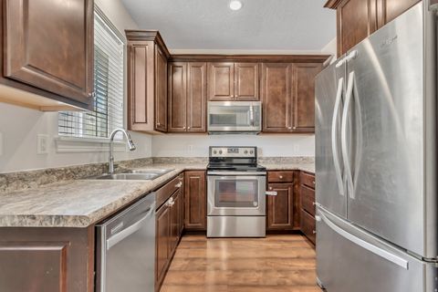 Tiny photo for 682 N 220 E, Salem, UT 84653 (MLS # 2158662)