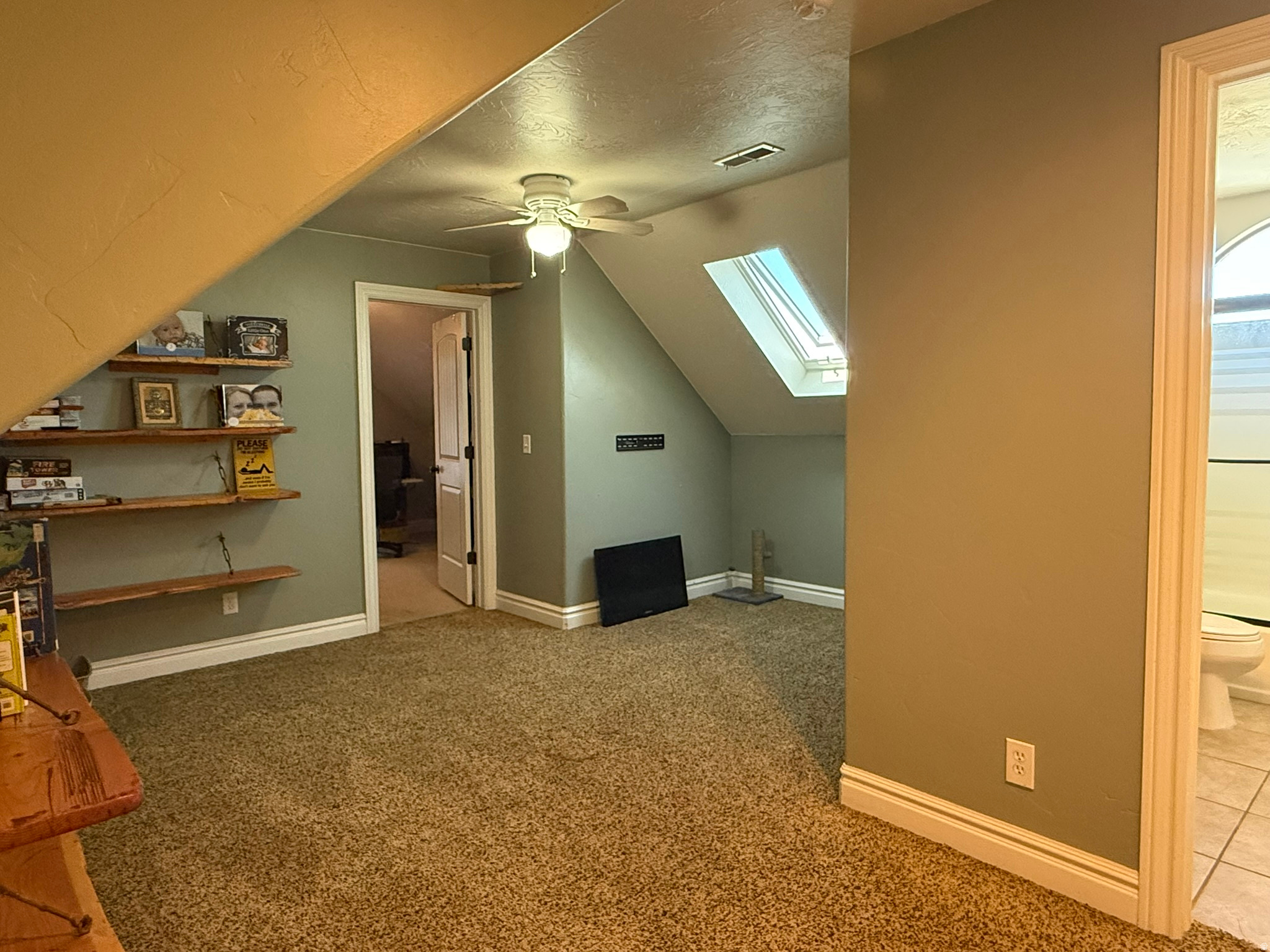 BLAKE MOUNTAIN VIEW - Residential