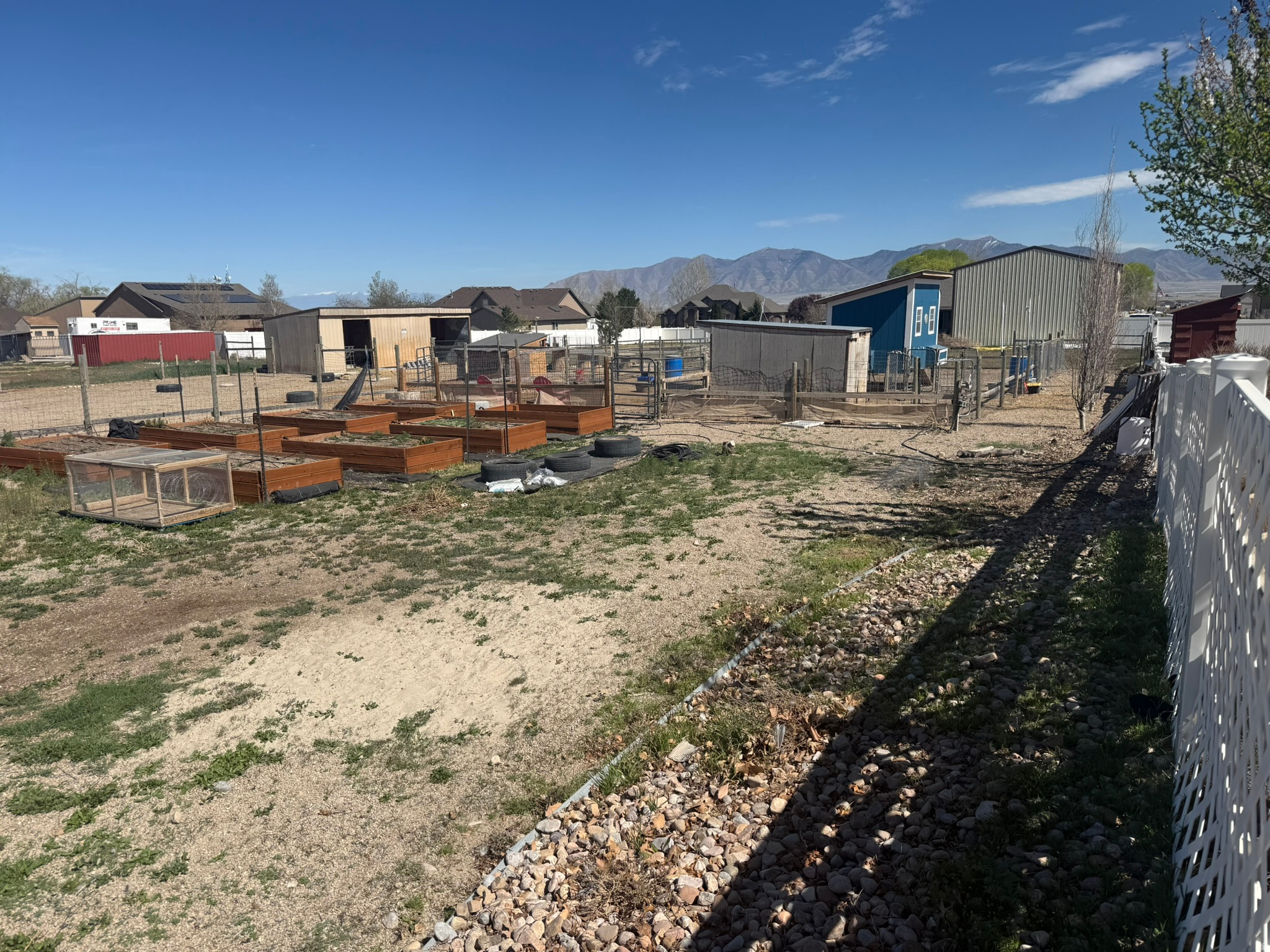 BLAKE MOUNTAIN VIEW - Residential