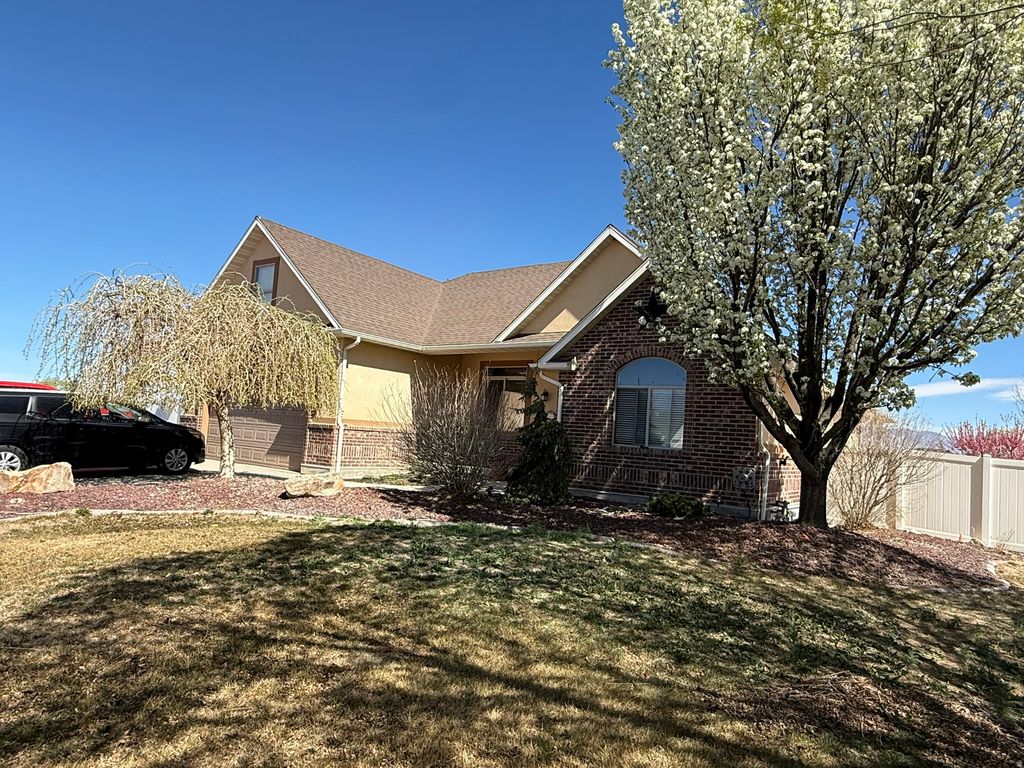 Photo of 531 S HALE ST, Grantsville, UT 84029 (MLS # 2145922)