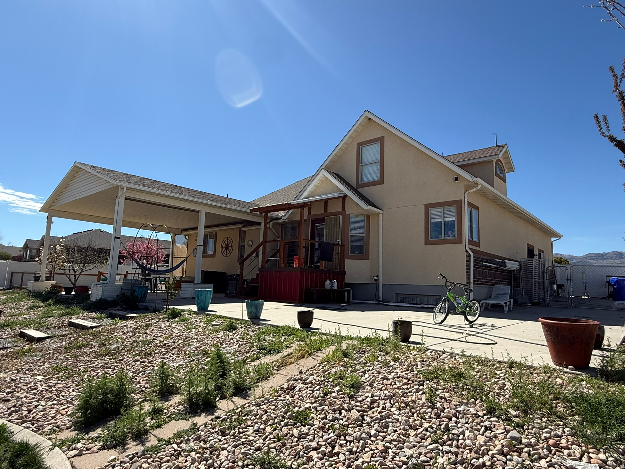 BLAKE MOUNTAIN VIEW - Residential