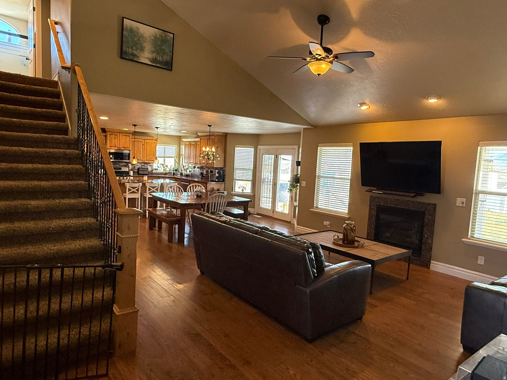 BLAKE MOUNTAIN VIEW - Residential