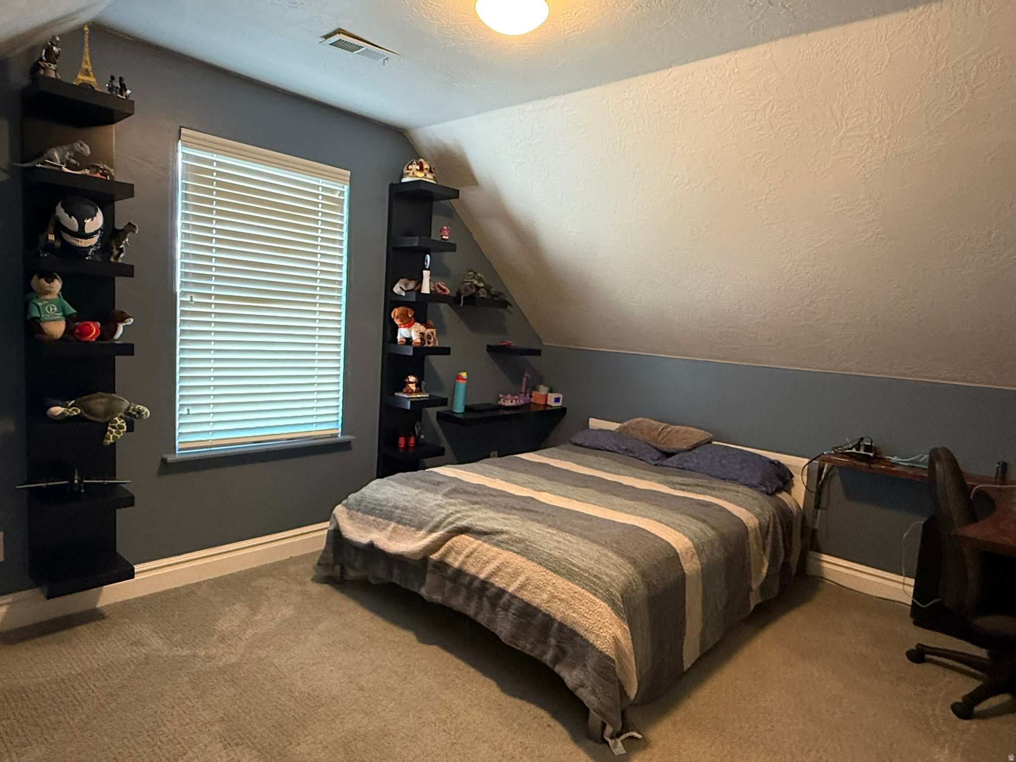 BLAKE MOUNTAIN VIEW - Residential