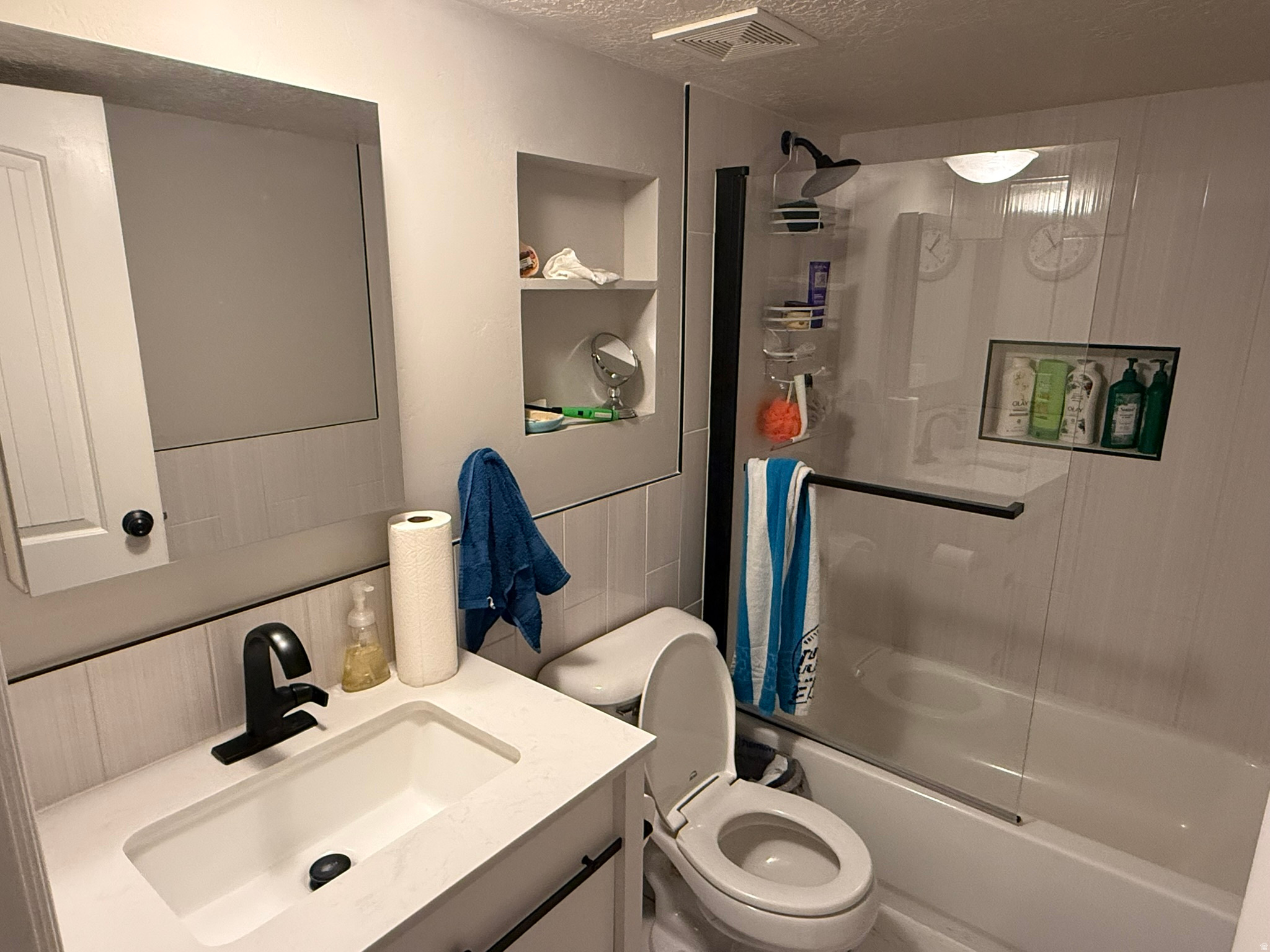 BLAKE MOUNTAIN VIEW - Residential