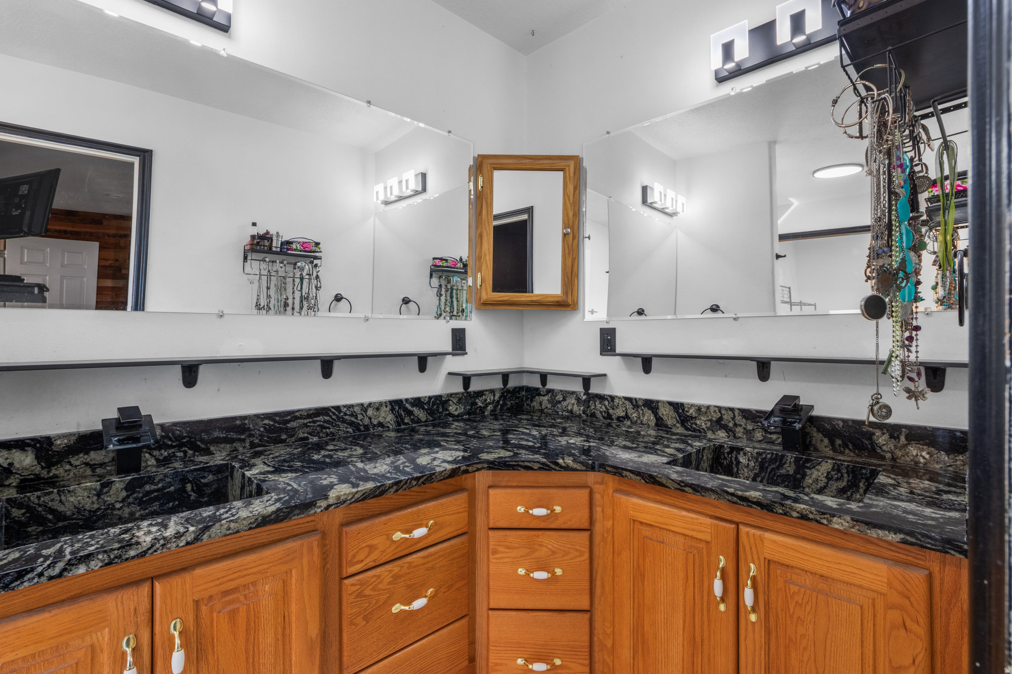 MARBLE HILL EST - Residential Lease