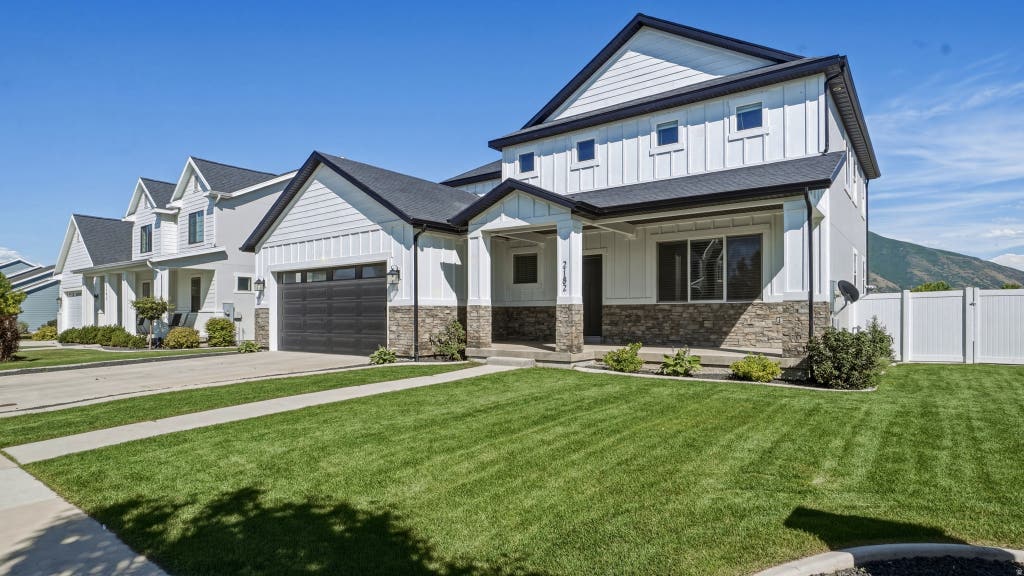 Photo of 2182 E 700 N, Spanish Fork, UT 84660 (MLS # 2162704)