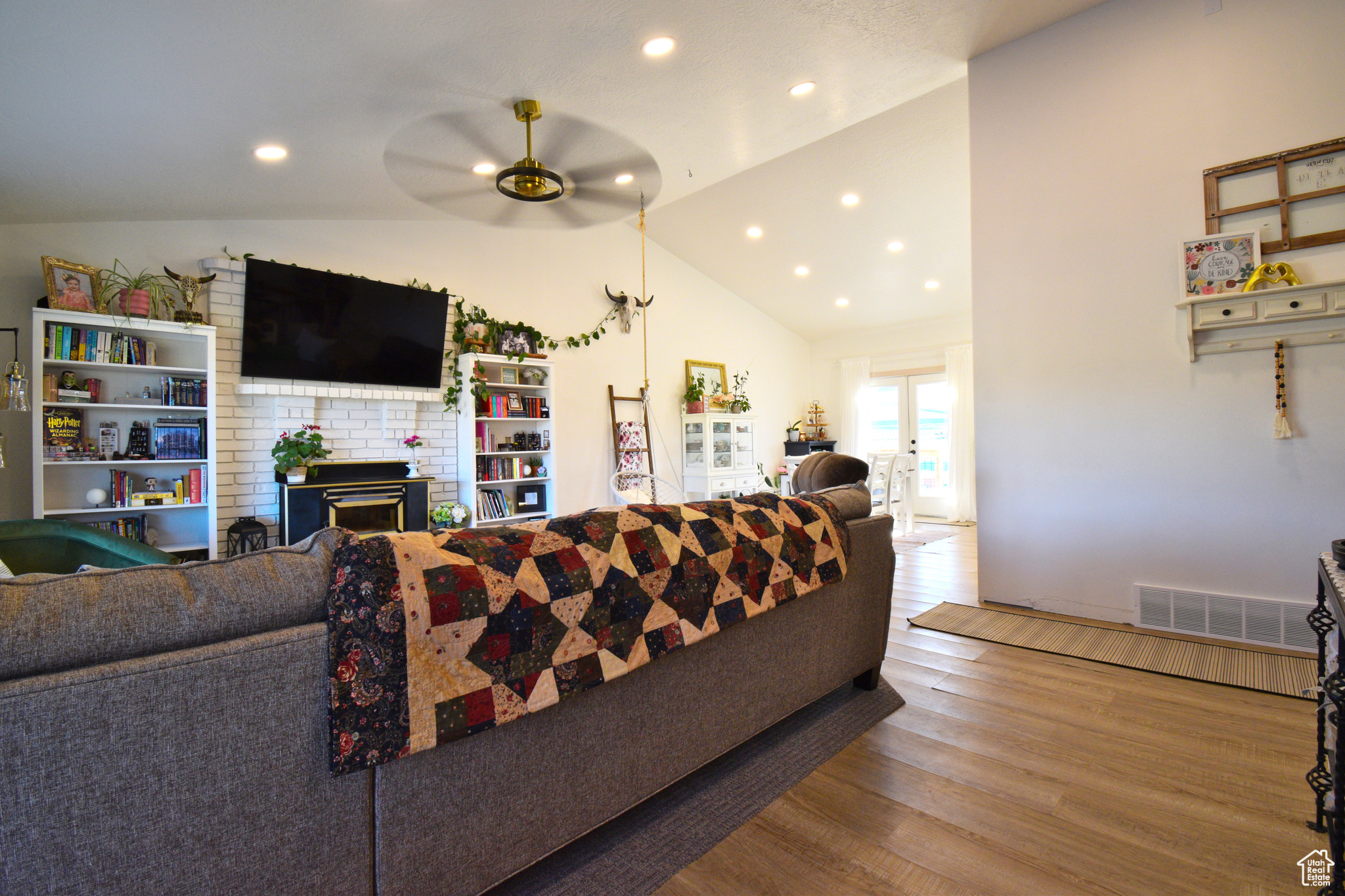 FAIRVIEW RANCHOS - Residential