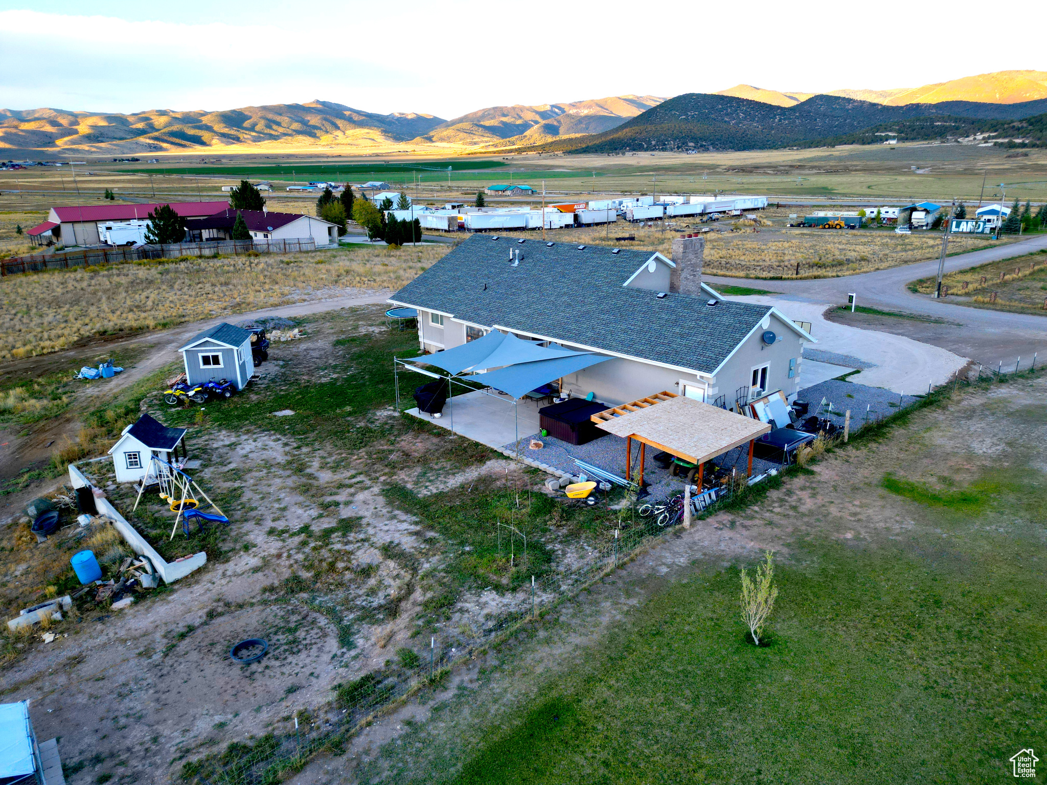 FAIRVIEW RANCHOS - Residential