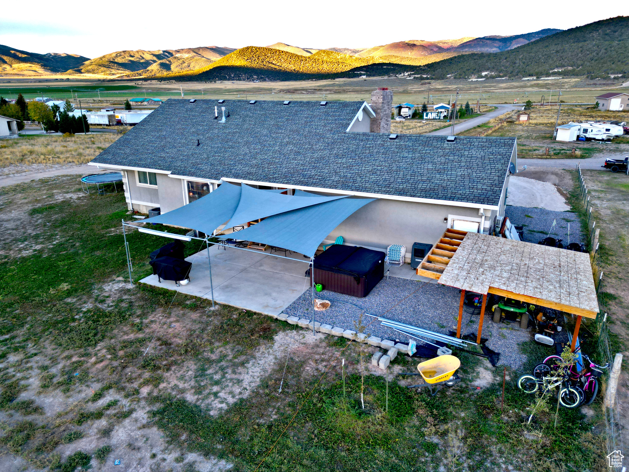 FAIRVIEW RANCHOS - Residential