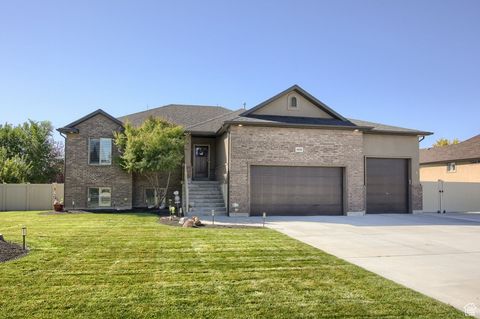 Photo of 2829 W 2175 N, Plain City, UT 84404 (MLS # 2111056)