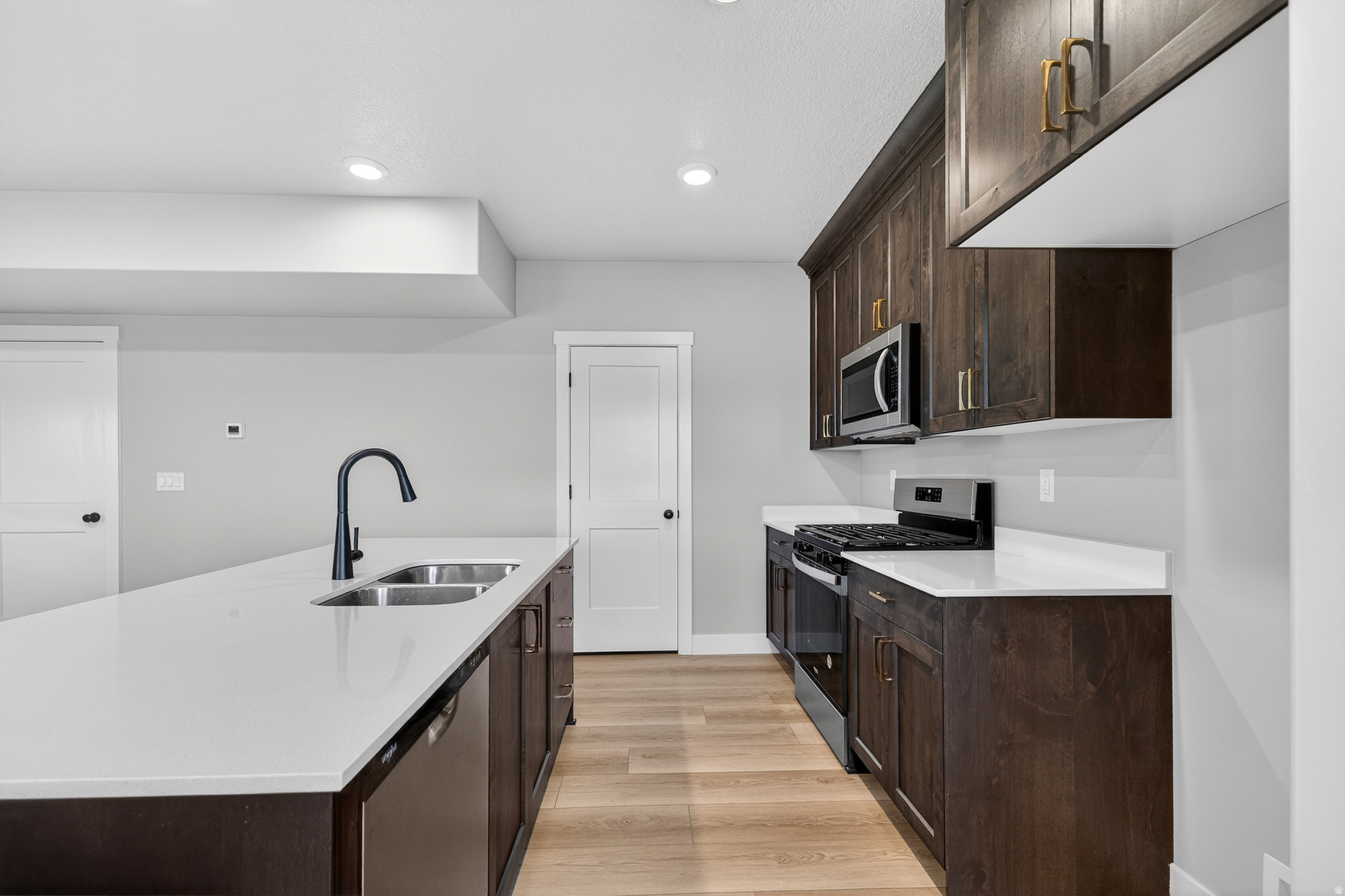 WEST RIDGE ESTATES - Residential