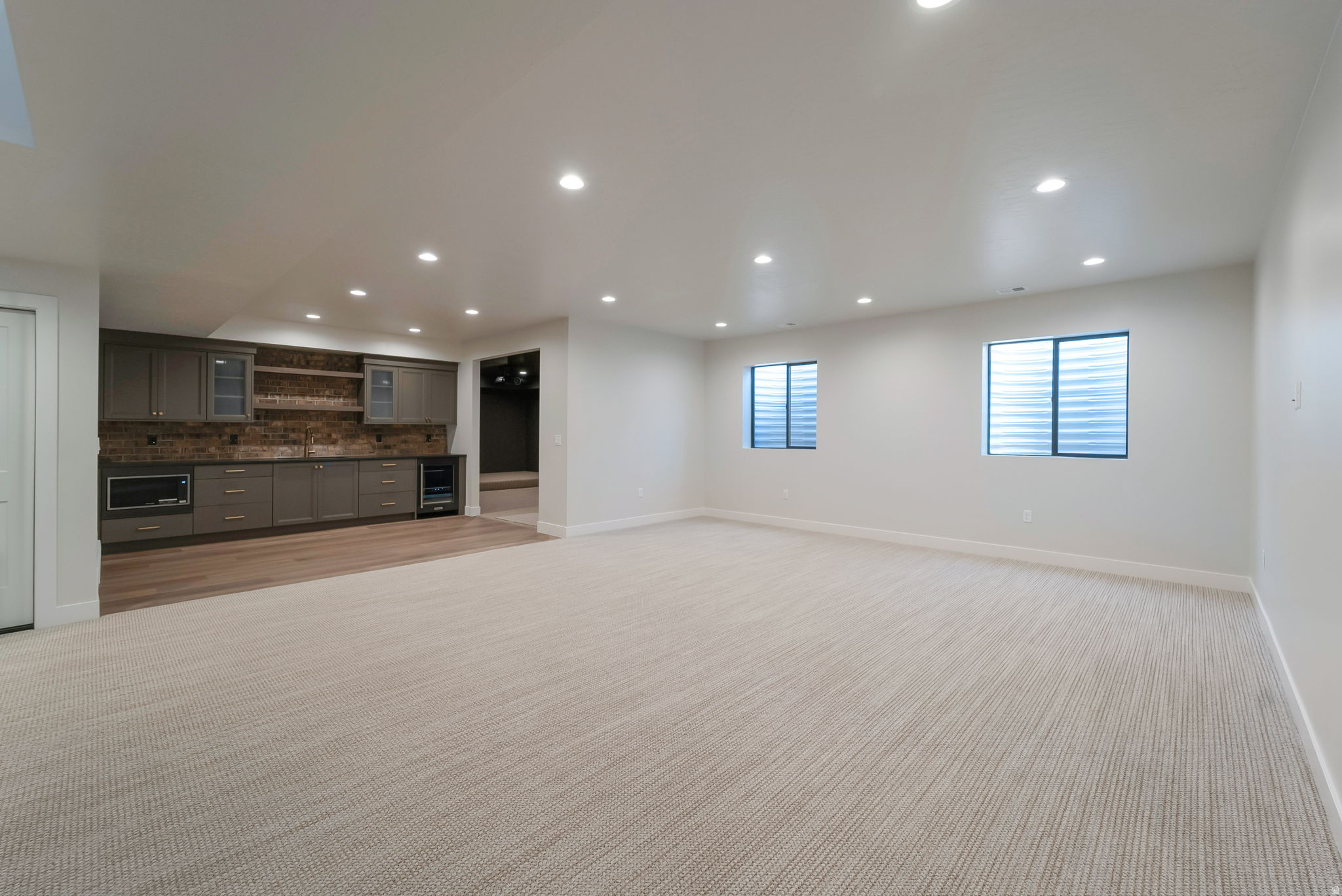 BEACON POINTE - Residential