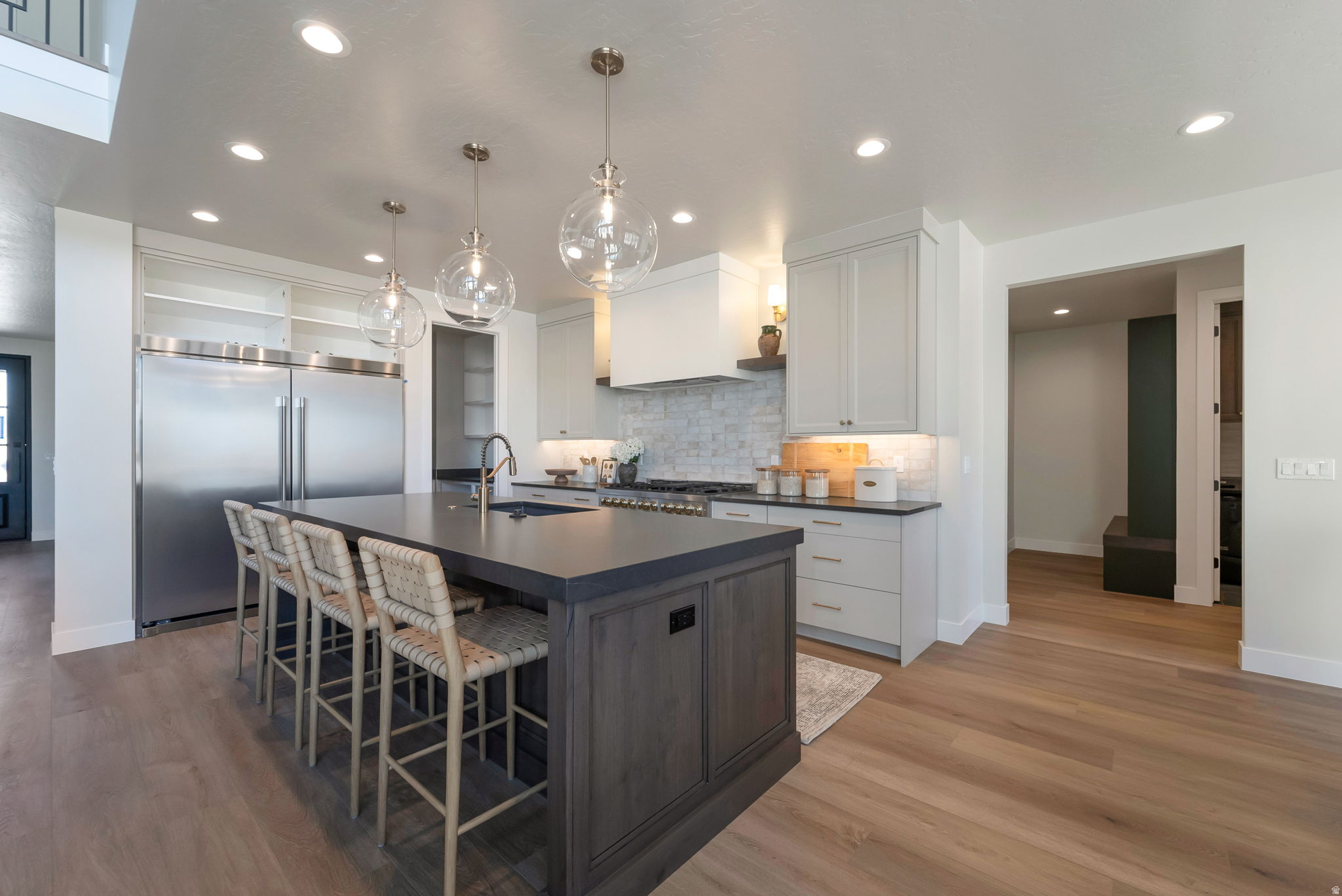 BEACON POINTE - Residential