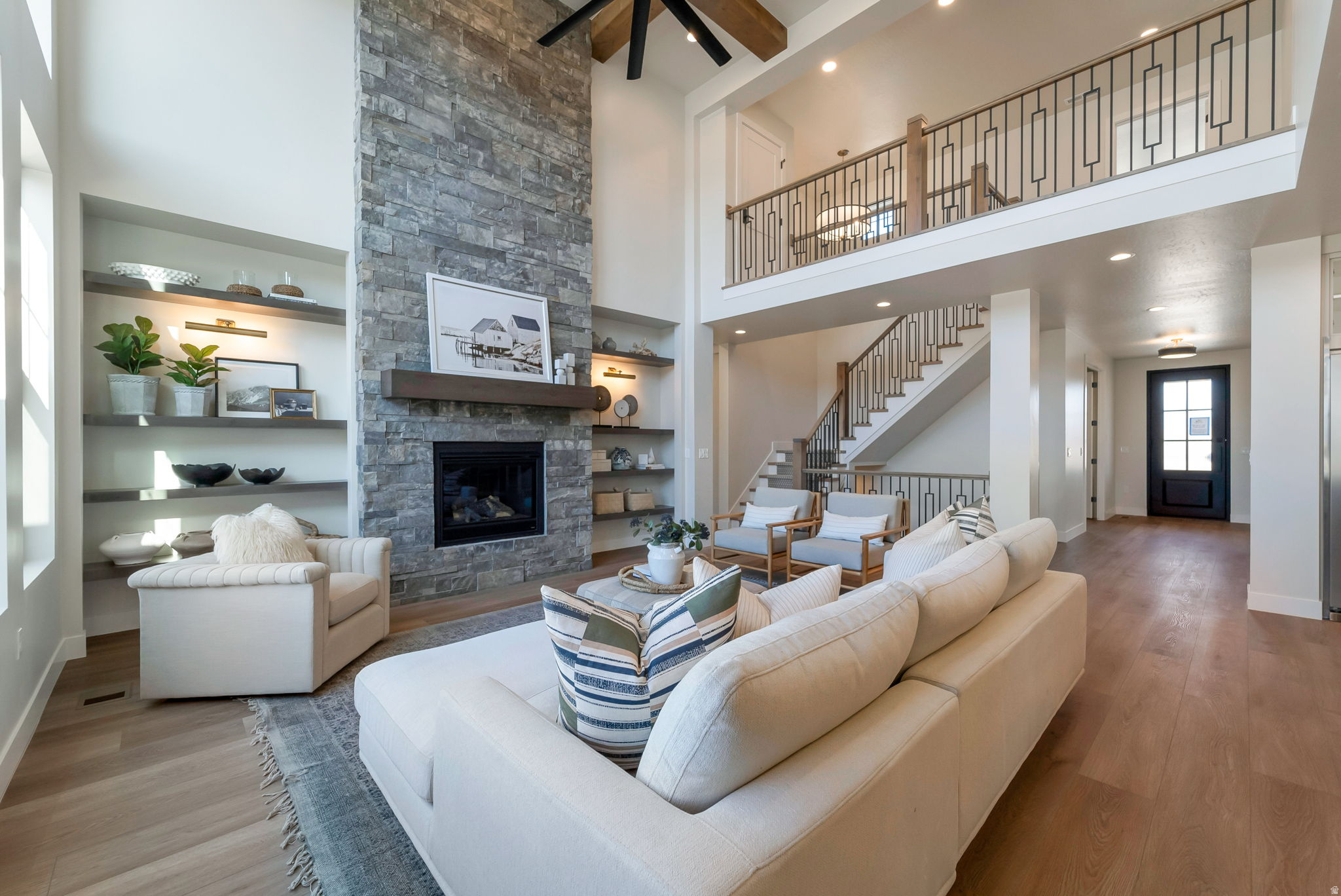 BEACON POINTE - Residential