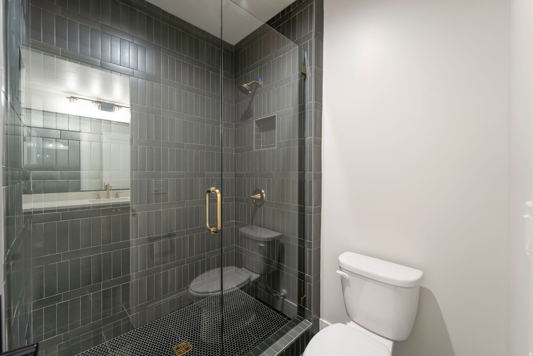 BEACON POINTE - Residential