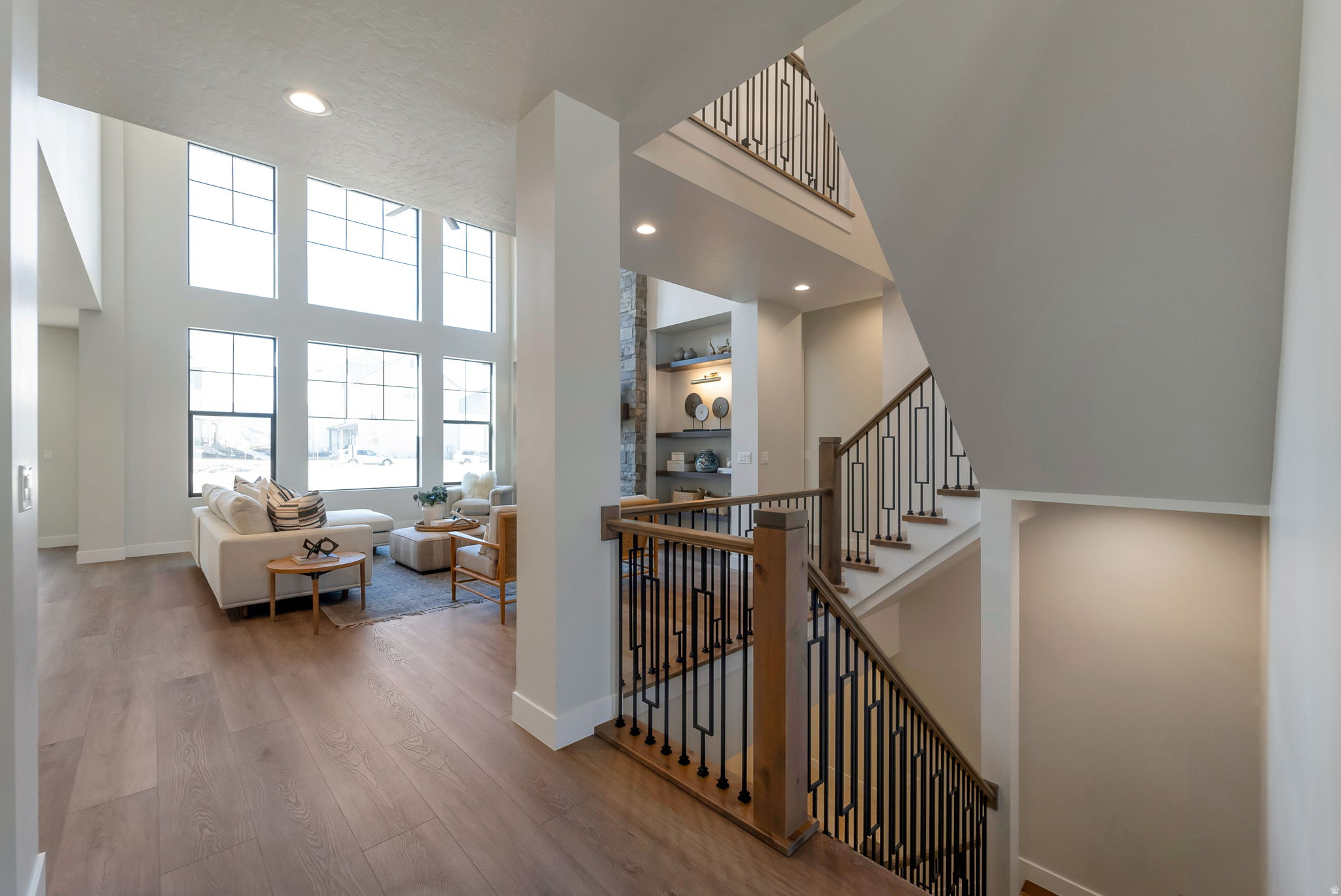 BEACON POINTE - Residential