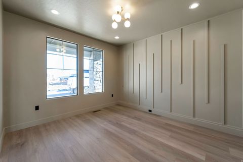 Tiny photo for 949 S LOUISA DR, Saratoga Springs, UT 84045 (MLS # 2128496)