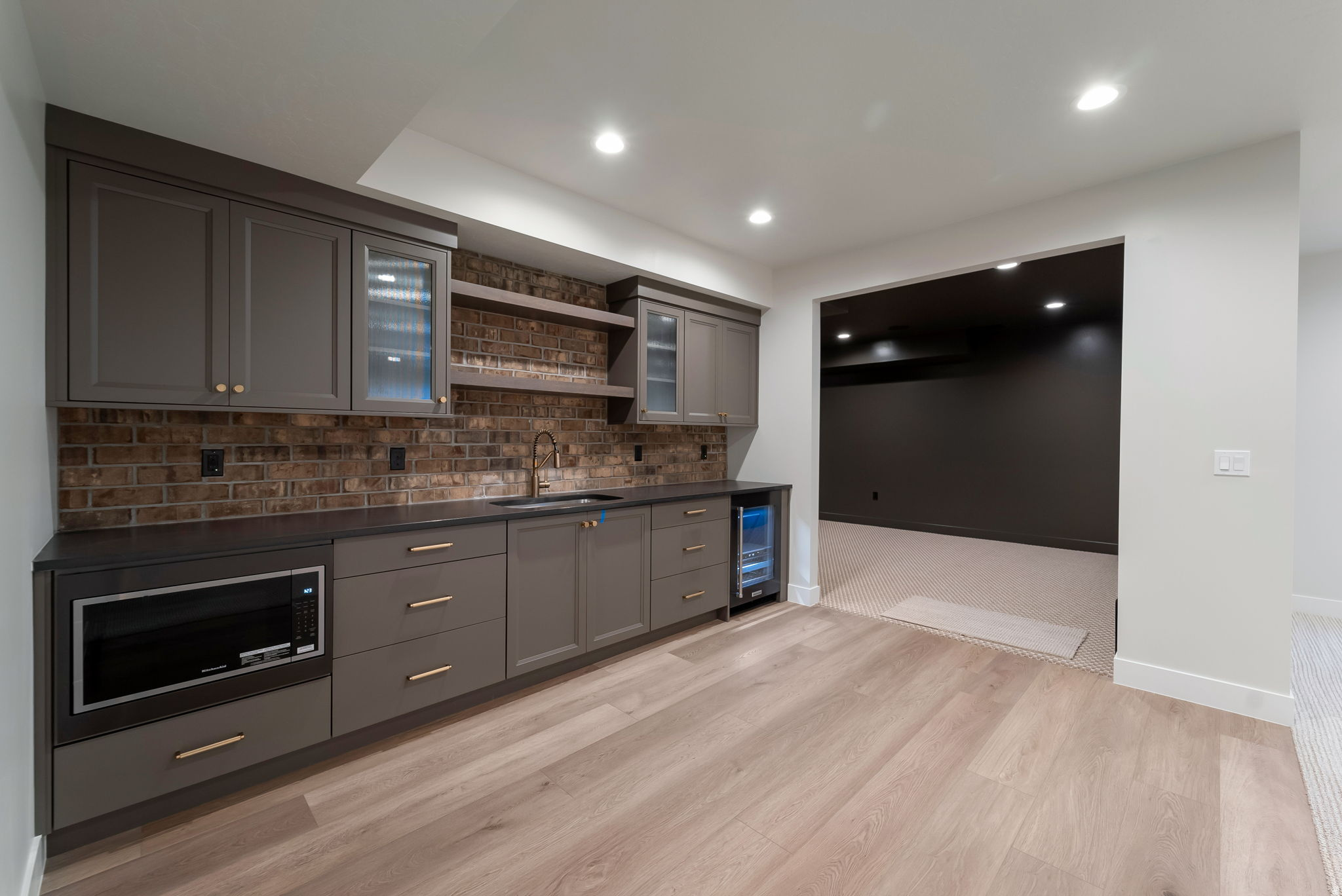 BEACON POINTE - Residential