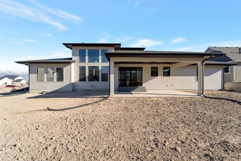 Tiny photo for 949 S LOUISA DR, Saratoga Springs, UT 84045 (MLS # 2128496)