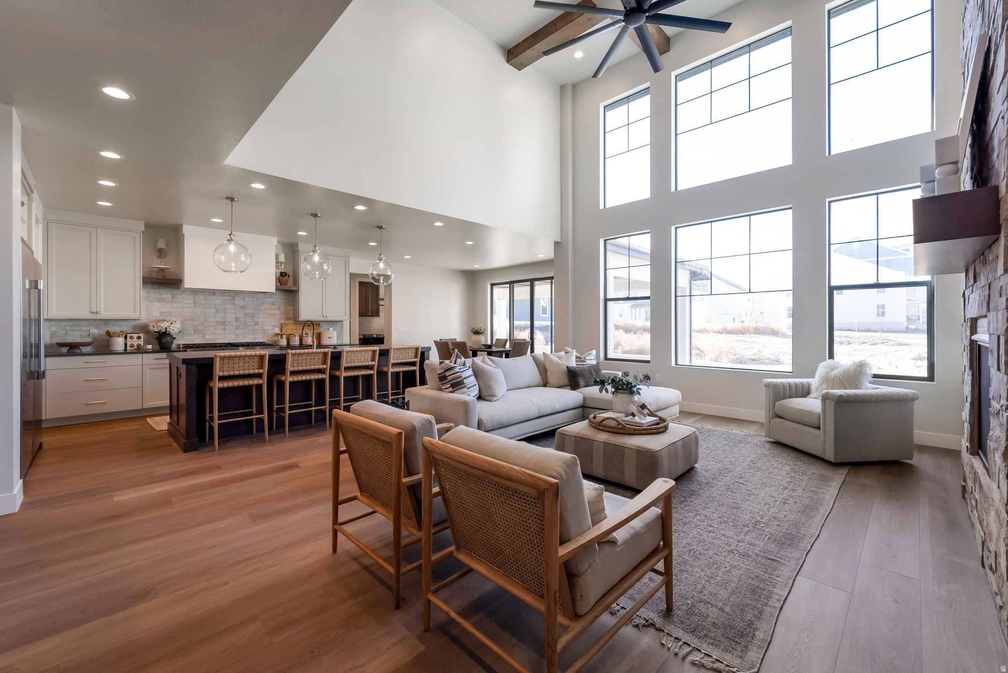 BEACON POINTE - Residential