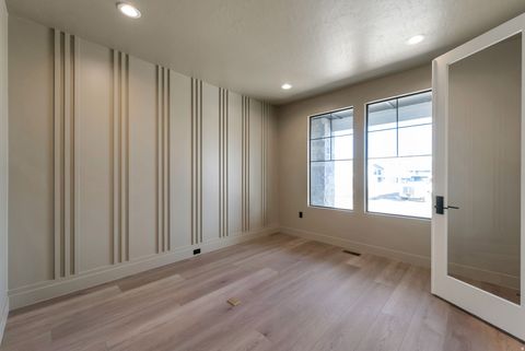 Tiny photo for 949 S LOUISA DR, Saratoga Springs, UT 84045 (MLS # 2128496)