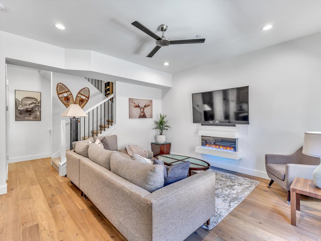 Photo of 8257 N SANDALWOOD LN, Park City, UT 84098 (MLS # 2157252)