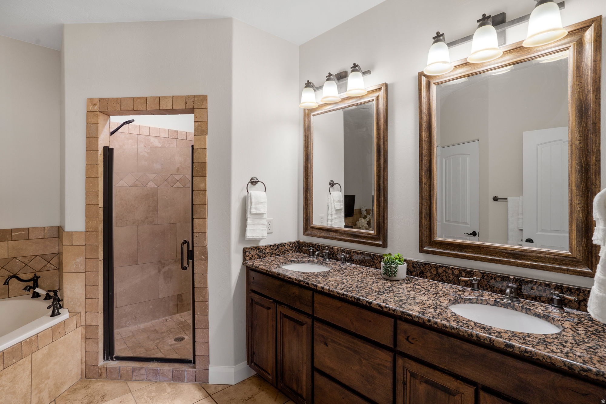 KENSINGTON TH - Residential