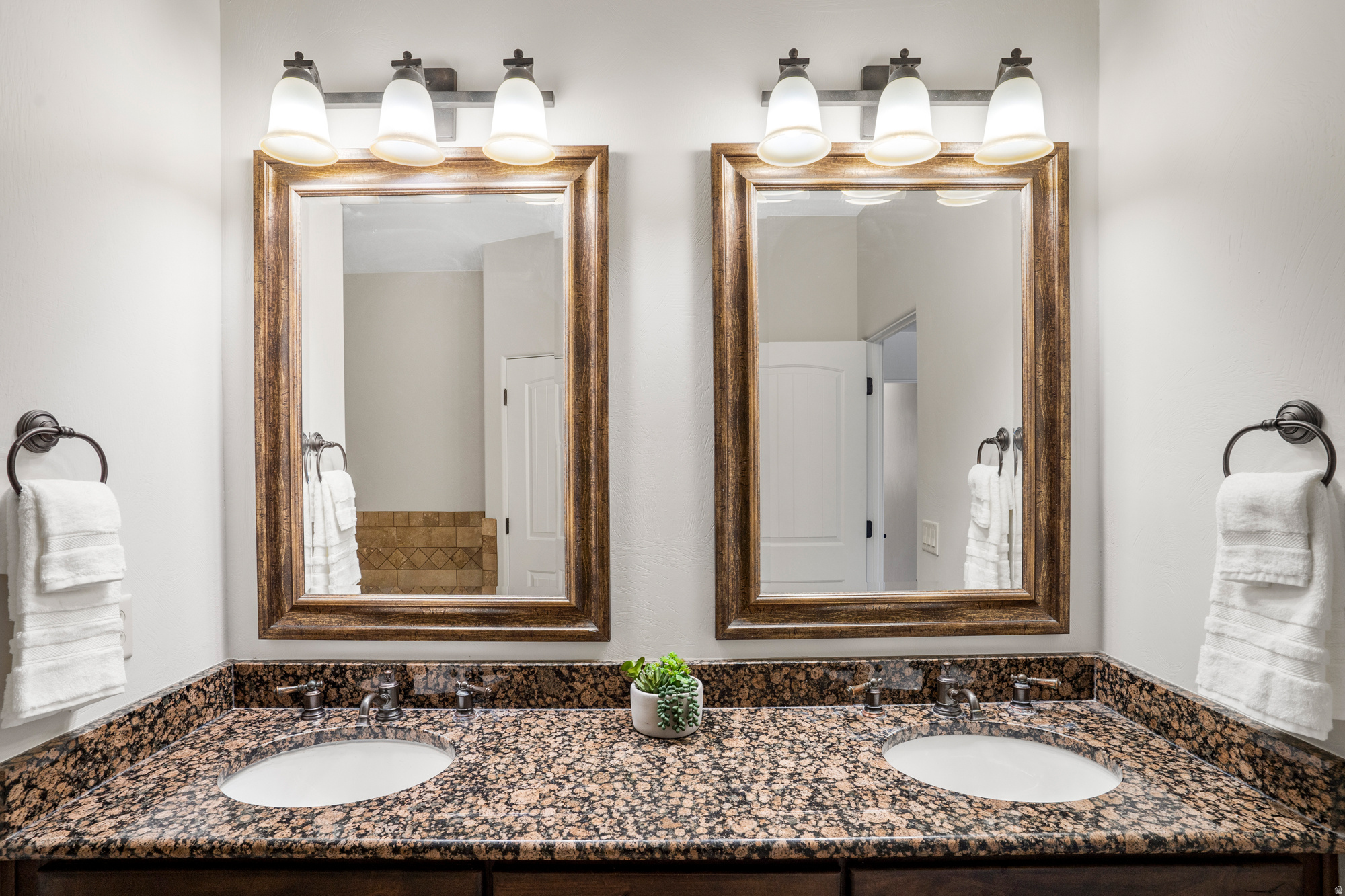 KENSINGTON TH - Residential