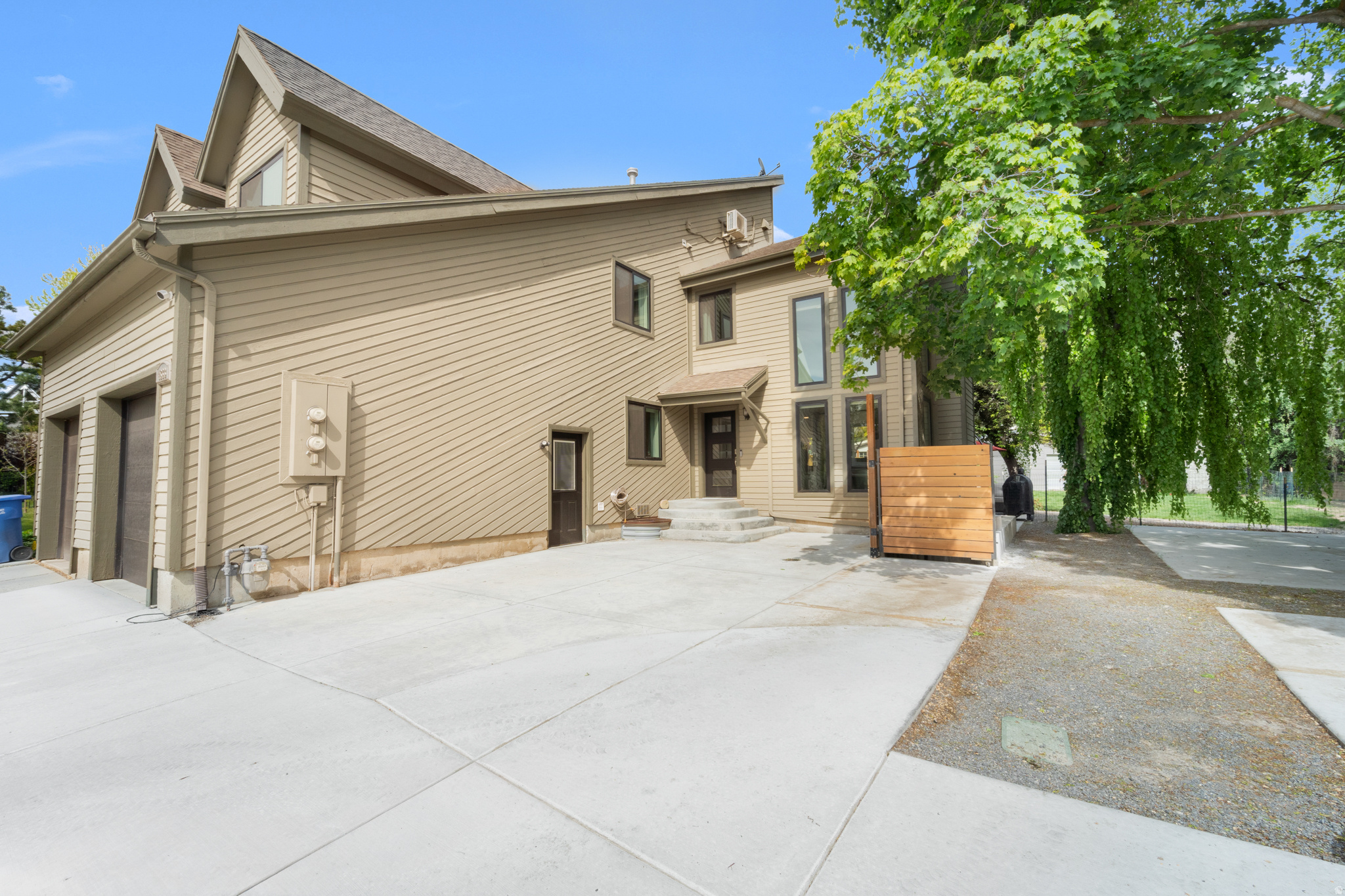 ARBOR ESTATES - Residential Income