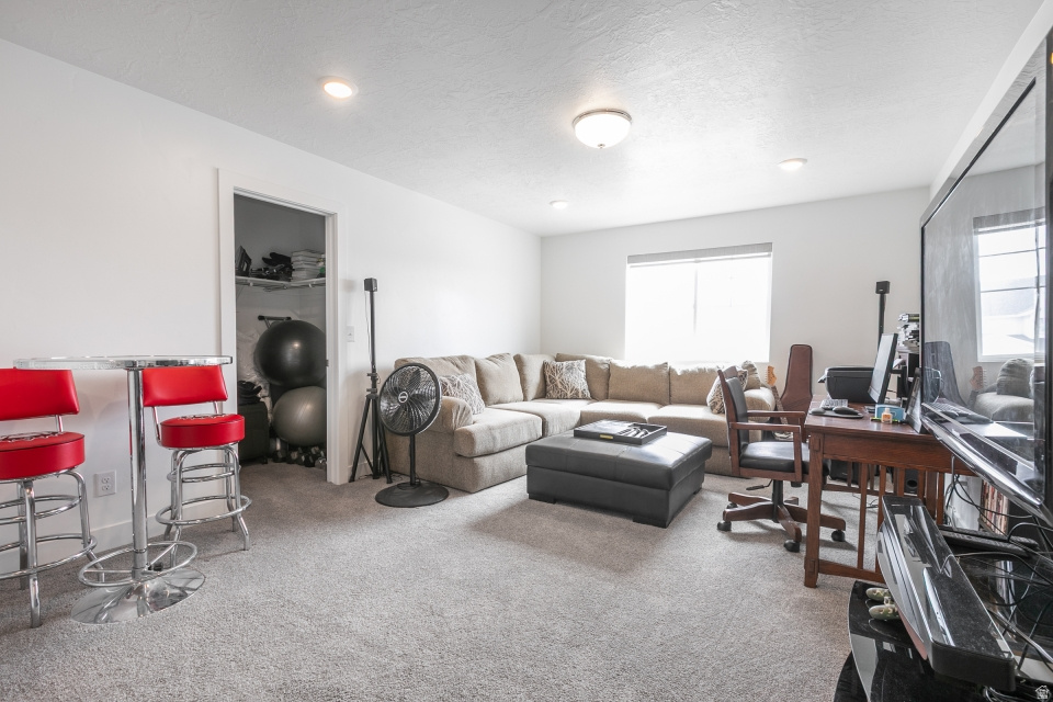 SHORELINE WEST - Residential