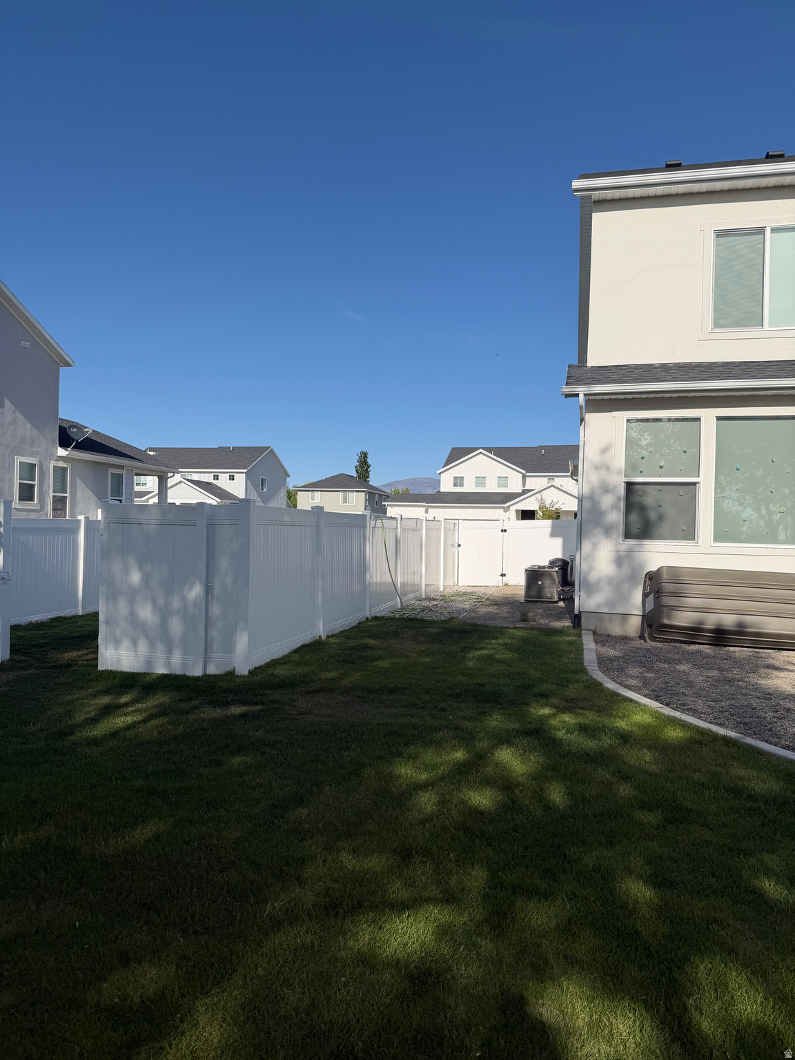 SHORELINE WEST - Residential