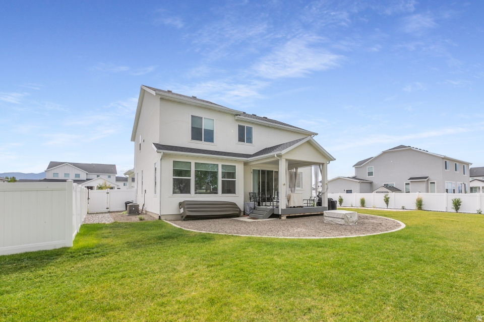 SHORELINE WEST - Residential