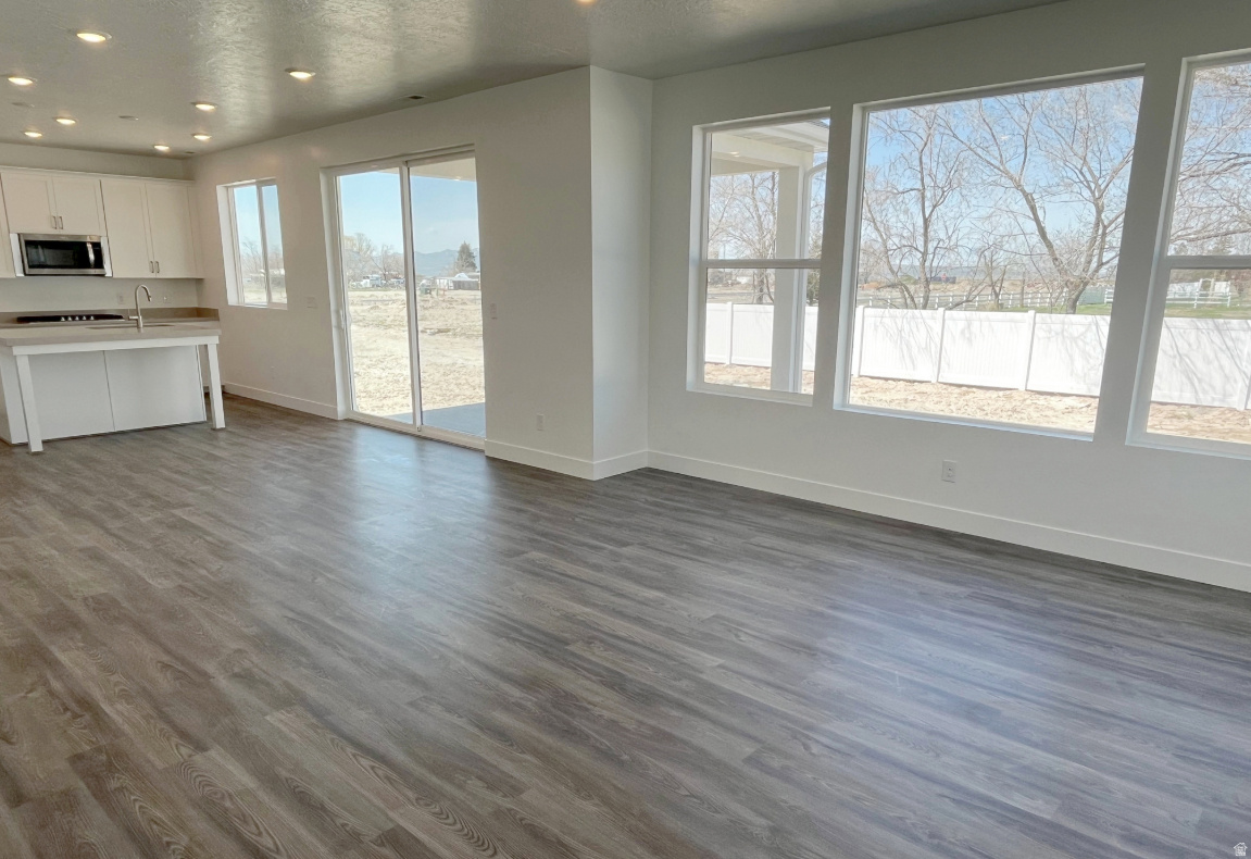 SHORELINE WEST - Residential