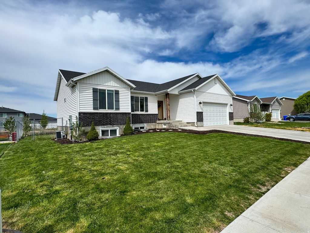 Photo of 1104 S 150 W, Tremonton, UT 84337 (MLS # 2150490)
